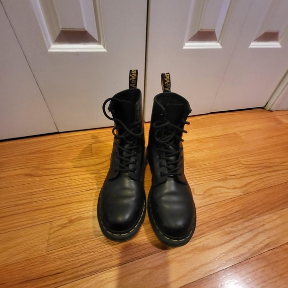 Dr. Martens Black Lace Up Boots - Picture 3 of 6